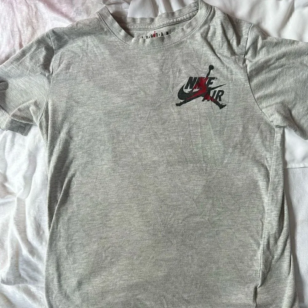 Jordan boys T-shirt size L